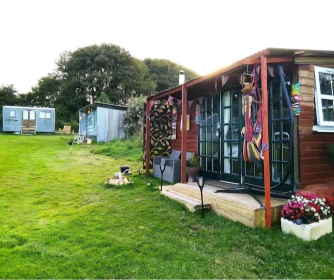 Treguth Glamping Unique Experience - Themed Huts Hotel Saint Day Ngoại thất bức ảnh
