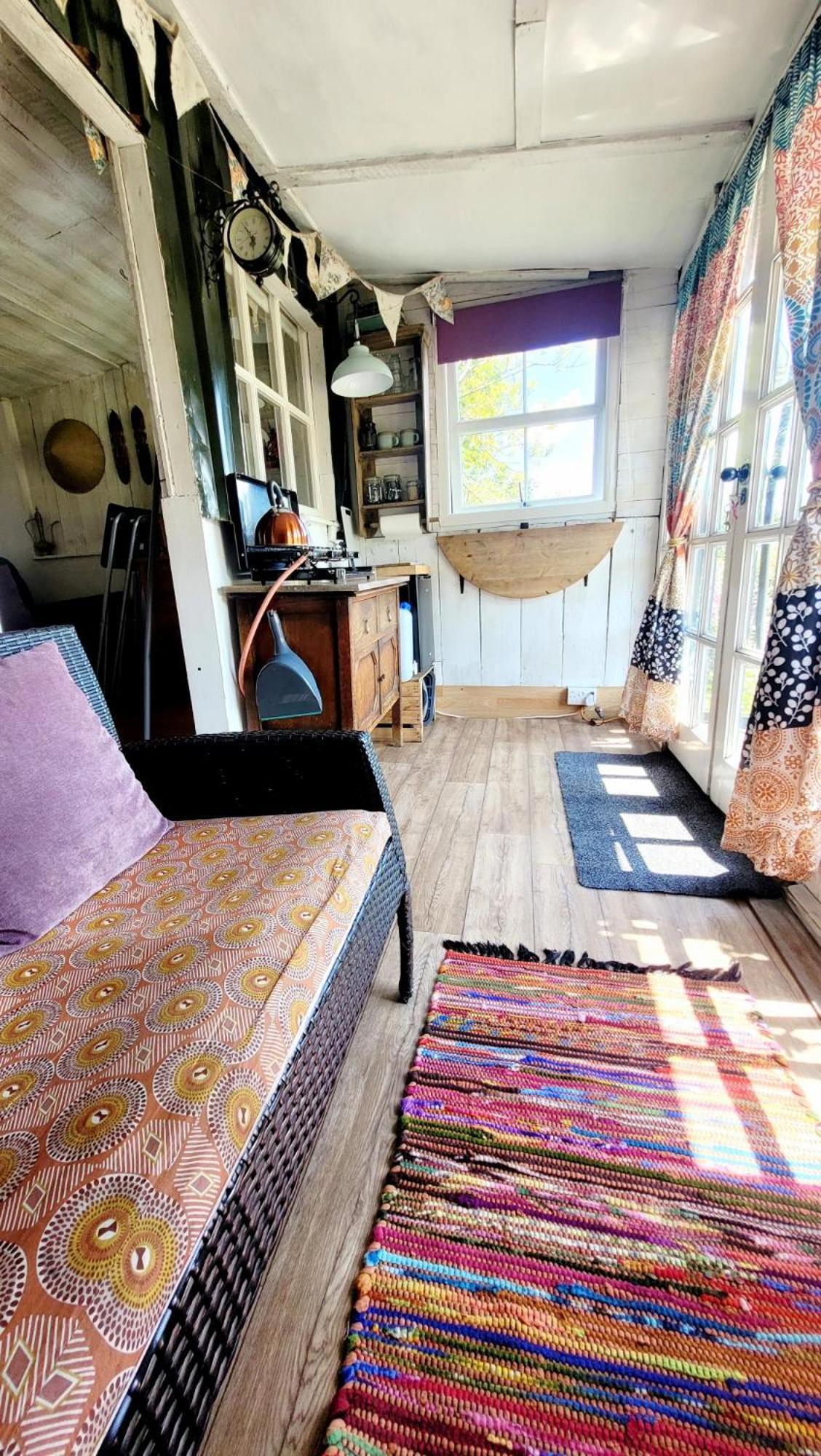 Treguth Glamping Unique Experience - Themed Huts Hotel Saint Day Ngoại thất bức ảnh