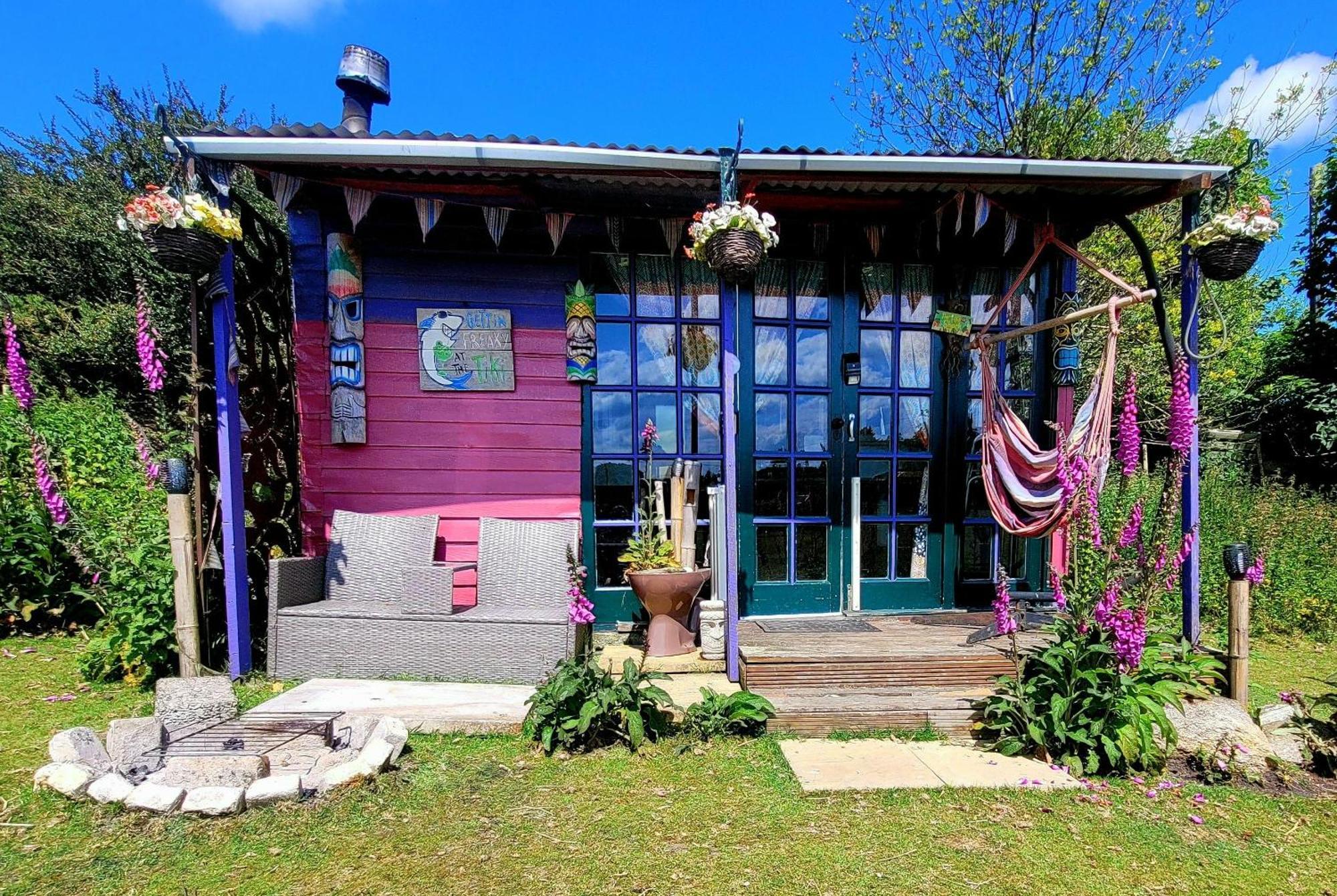 Treguth Glamping Unique Experience - Themed Huts Hotel Saint Day Ngoại thất bức ảnh